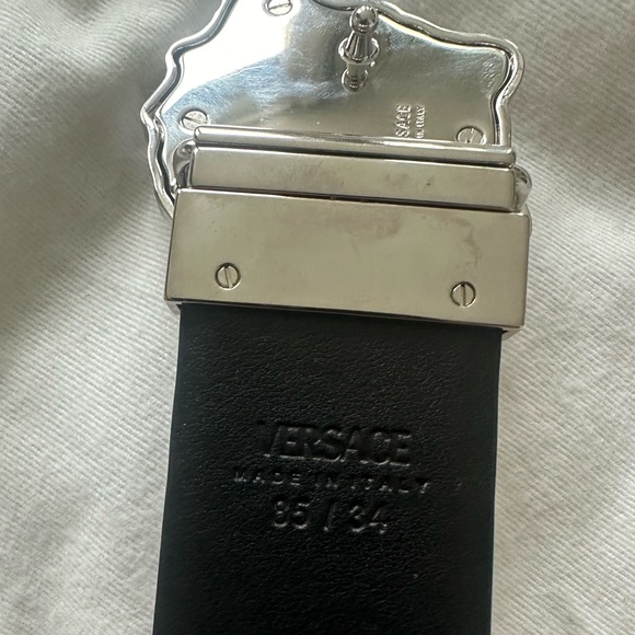 Versace Medusa Reversible Belt - Picture 5 of 8
